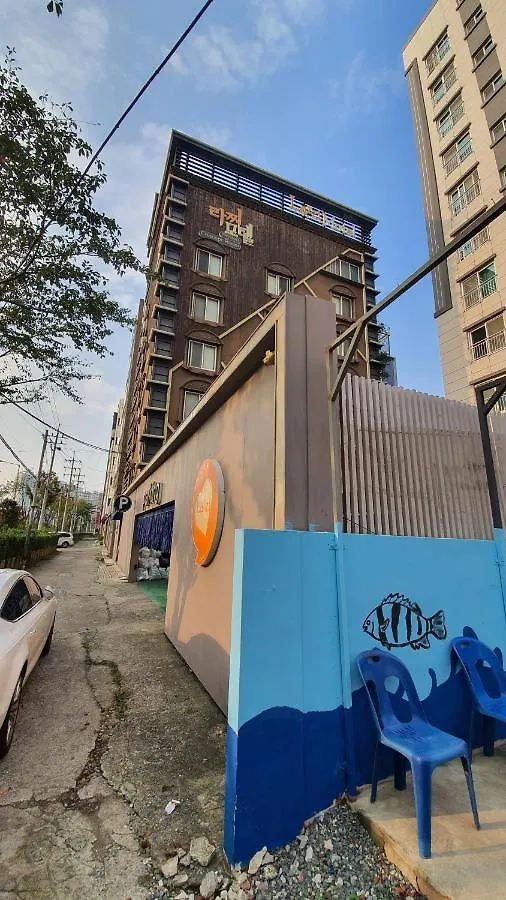 Lazzi Motel Busan